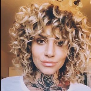 Meet your Posher, Carmella